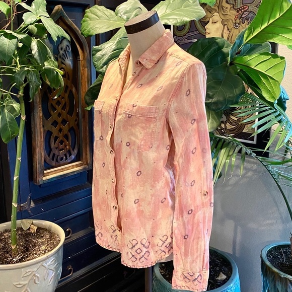 Urban Outfitters boho Aztec print button down - Picture 2 of 11